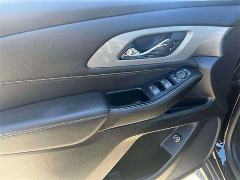 Certified 2023 Chevrolet Traverse LT image 17
