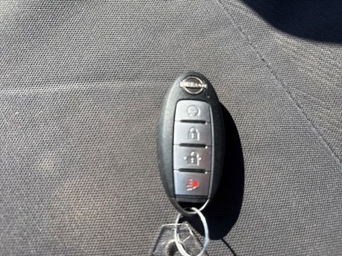 Used 2022 Nissan Frontier SV image 28