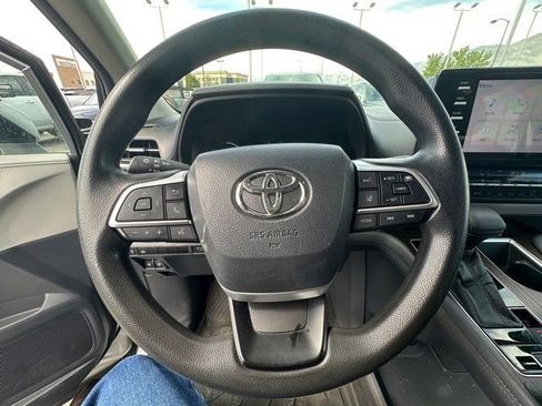 Used 2021 Toyota Sienna LE FWD image 10