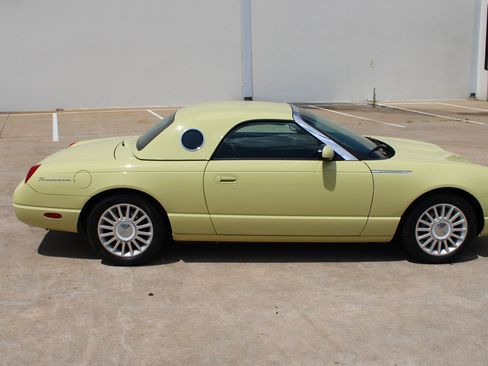 Used 2005 Ford Thunderbird RWD image 38