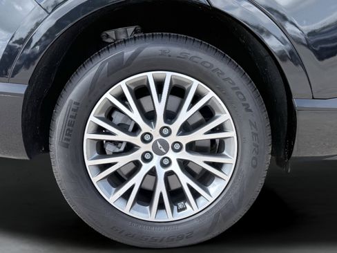 Used 2024 Genesis GV80 2.5T AWD/4WD image 8
