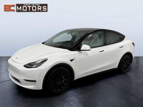 Used 2021 Tesla Model Y Long Range AWD/4WD image 1