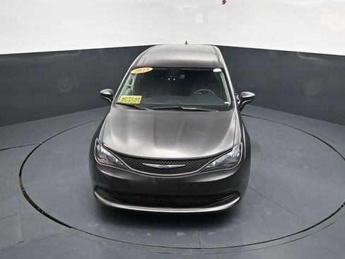 Used 2023 Chrysler Voyager LX FWD image 33