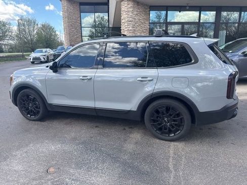Used 2022 Kia Telluride SX w/ Nightfall Edition Package image 2
