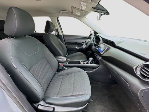 Used 2021 Nissan Kicks SV FWD image 19