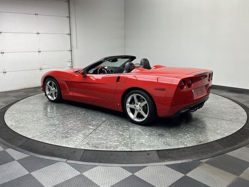 Used 2006 Chevrolet Corvette Convertible w/ Preferred Equipment Group RWD image 26