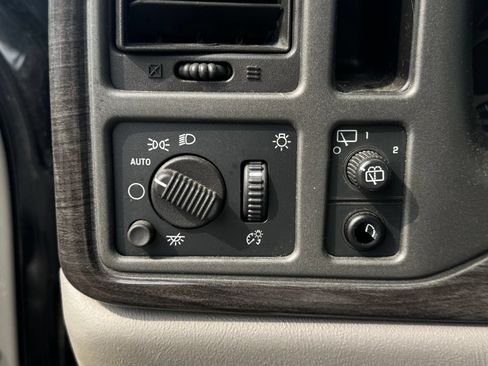 Used 2006 GMC Yukon XL Denali AWD/4WD image 16