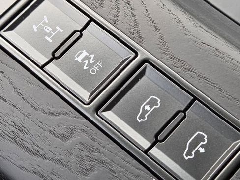 Used 2025 Lexus LX 700h Overtrail AWD/4WD image 17