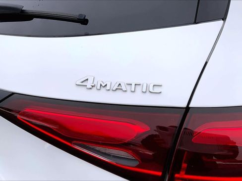 Certified 2024 Mercedes-Benz GLC 300 4MATIC image 9