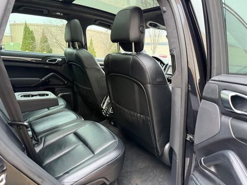 Used 2014 Porsche Cayenne Turbo S image 34