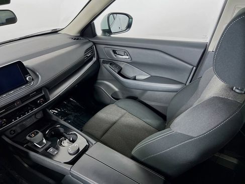 Used 2024 Nissan Rogue SV image 20