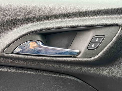 Used 2024 Chevrolet Trax LS FWD image 41