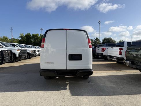 Used 2020 Chevrolet Express 2500 w/ Driver Convenience Package RWD image 32