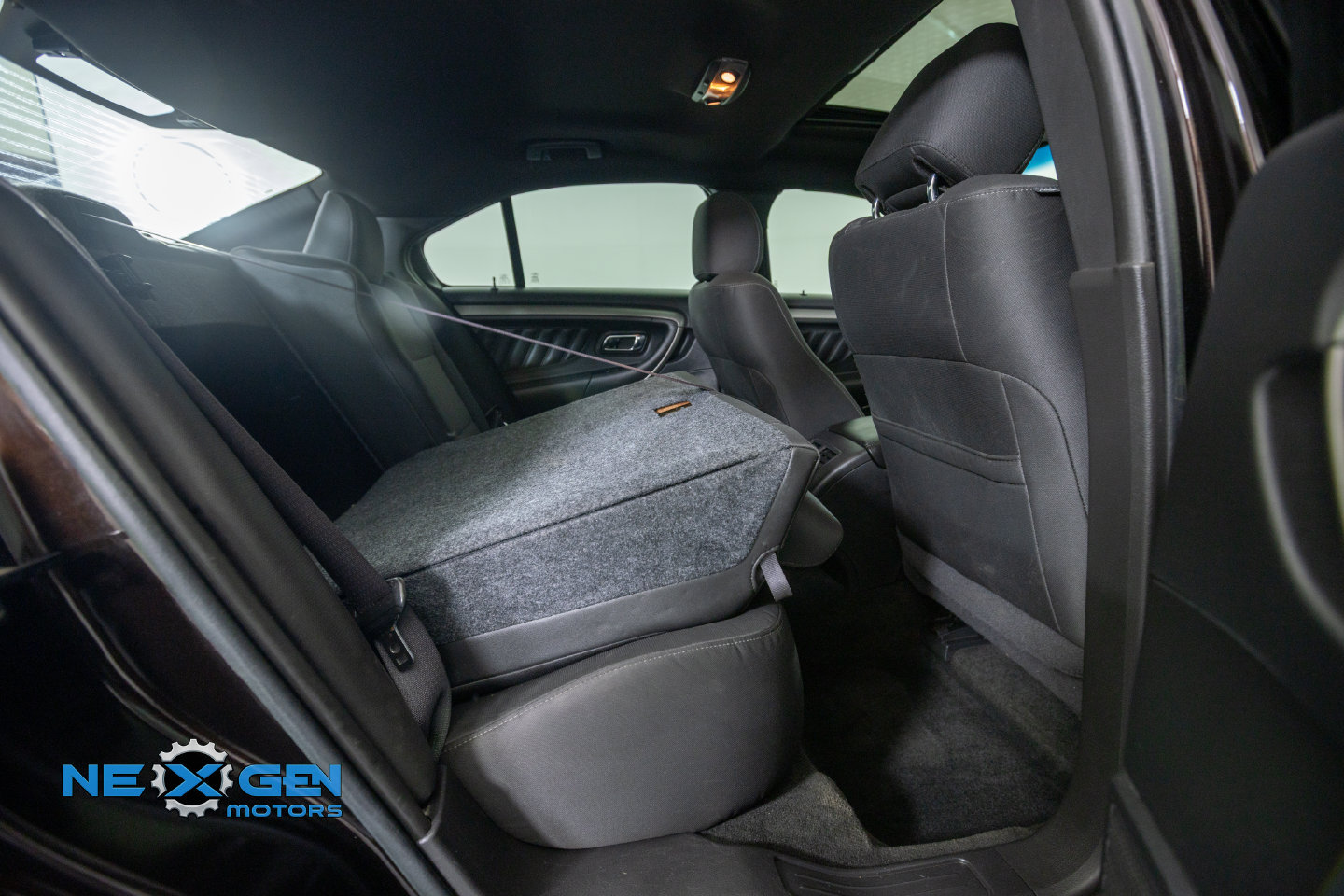Used 2013 Ford Taurus SEL FWD image 37