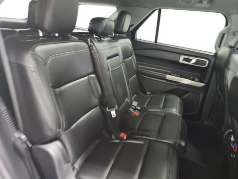 Used 2021 Ford Explorer XLT w/ Equipment Group 202A AWD/4WD image 12