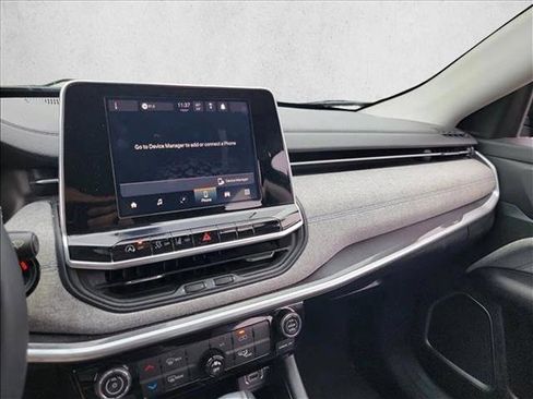 Used 2022 Jeep Compass Latitude image 12