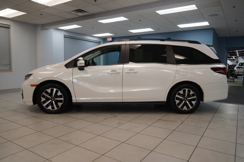 Used 2025 Honda Odyssey EX-L image 2