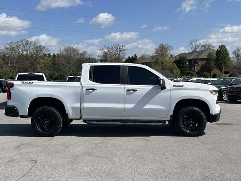 Used 2022 Chevrolet Silverado 1500 LT Trail Boss w/ LT Trail Boss Premium Package AWD/4WD image 2