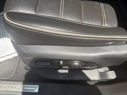 Used 2021 GMC Acadia Denali w/ Denali Technology Package FWD image 18