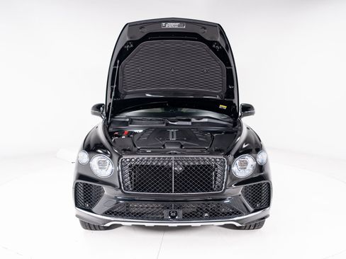 Certified 2024 Bentley Bentayga Extended Wheelbase image 46