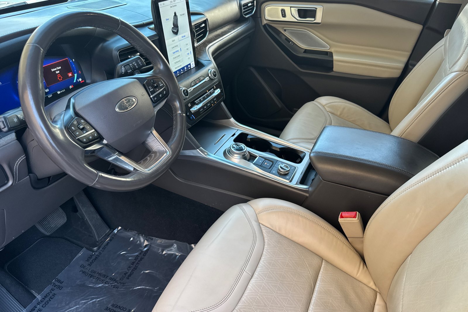Certified 2020 Ford Explorer Platinum w/ Premium Technology Package AWD/4WD image 9