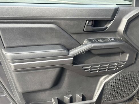 Used 2025 Toyota Tacoma SR5 image 15