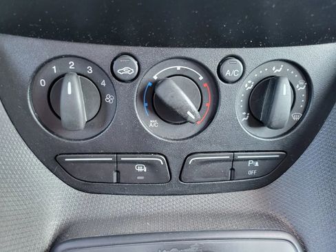 Used 2017 Ford Transit Connect XL image 26