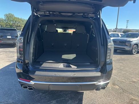 New 2026 Chevrolet Suburban High Country w/ Sun And Tow Package image 30
