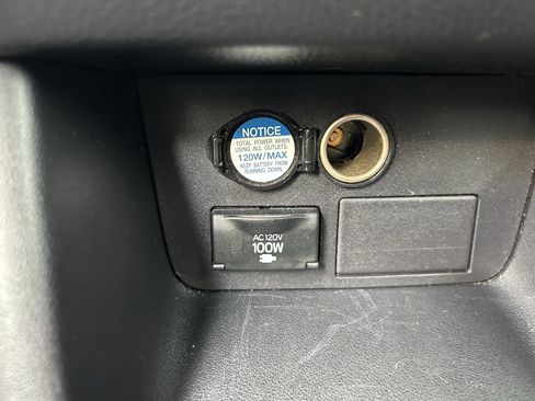 Used 2015 Toyota Highlander Limited AWD/4WD image 22