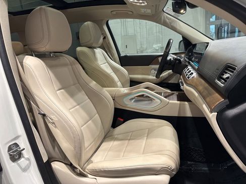 Used 2021 Mercedes-Benz GLS 450 4MATIC image 45