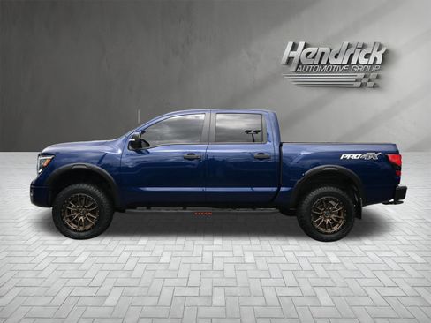 Used 2021 Nissan Titan PRO-4X w/ Pro-4x Convenience Package AWD/4WD image 7