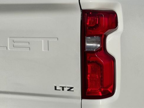 Certified 2021 Chevrolet Silverado 2500 LTZ w/ Z71 Chrome Sport Edition image 32