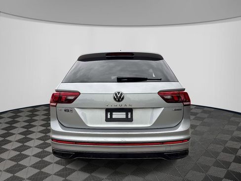 Used 2022 Volkswagen Tiguan SE R-Line AWD/4WD image 4
