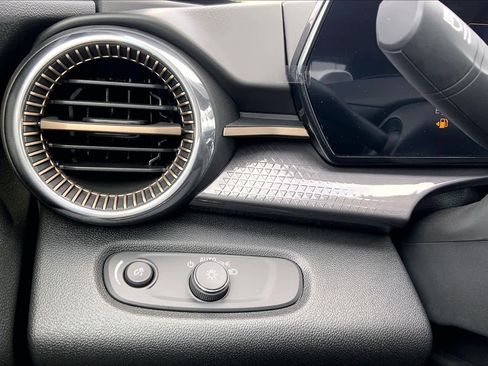 Used 2026 Chevrolet Trax ACTIV w/ Driver Confidence Package image 33