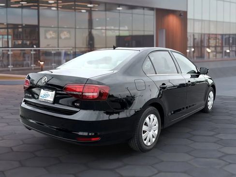 Used 2017 Volkswagen Jetta SE FWD image 10