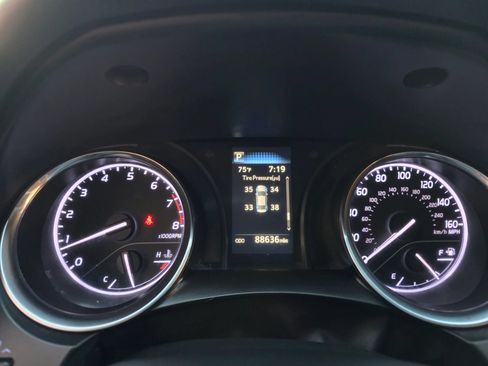 Used 2019 Toyota Camry SE FWD image 22