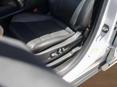 Used 2021 Cadillac XT6 Premium Luxury FWD image 8
