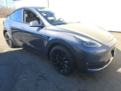 Used 2023 Tesla Model Y Long Range image 1
