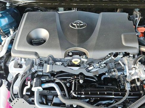 Used 2025 Toyota Camry SE w/ Convenience Package FWD image 21