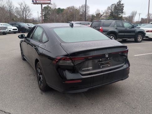 Certified 2025 Honda Accord SE image 6