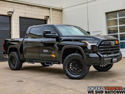 Used 2026 Toyota Tundra SR5 AWD/4WD image 1
