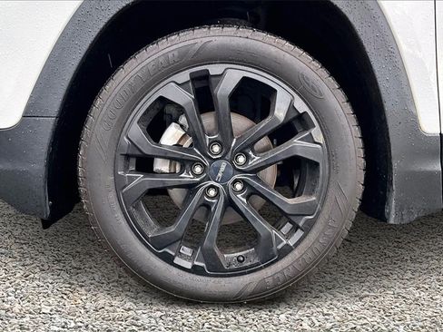 Used 2020 GMC Terrain SLE w/ Driver Convenience Package image 9