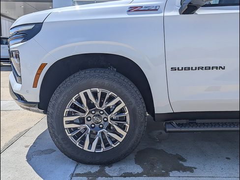 New 2026 Chevrolet Suburban Z71 w/ Z71 Off-Road Package AWD/4WD image 10