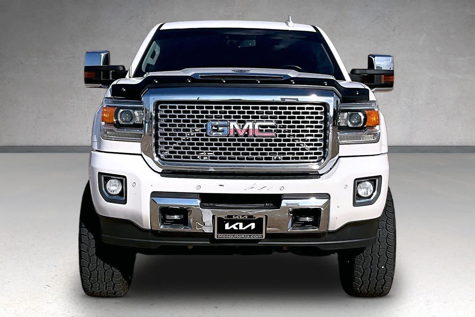 Used 2017 GMC Sierra 2500 Denali w/ Duramax Plus Package AWD/4WD image 6