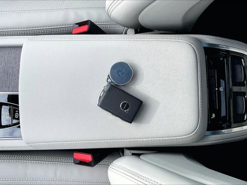 New 2026 Volvo XC90 T8 Ultra image 35