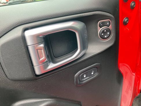 Used 2019 Jeep Wrangler Unlimited Sport S AWD/4WD image 14