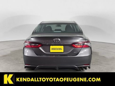 Used 2024 Toyota Camry SE FWD image 4