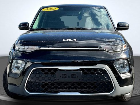 Used 2022 Kia Soul LX FWD image 2