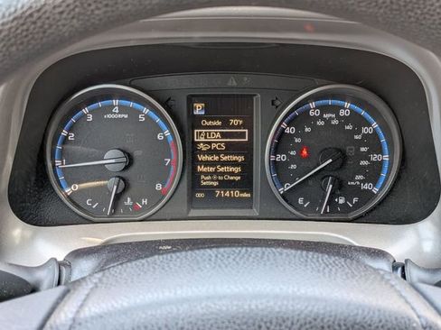 Used 2018 Toyota RAV4 LE w/ All Weather Liner Package AWD/4WD image 22