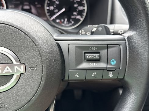 Used 2024 Nissan Rogue SV AWD/4WD image 20
